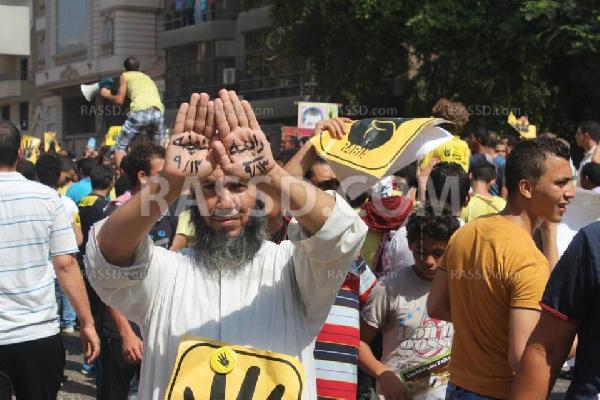 بالصور..الآلاف في مسيرة حاشدة لرفض الانقلاب بالمهندسين