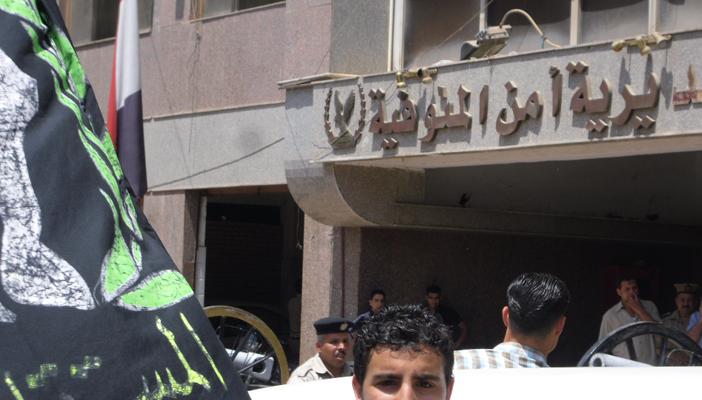 قوات أمن المنوفية تلقي طبيبًا من الطابق الخامس أثناء اعتقاله