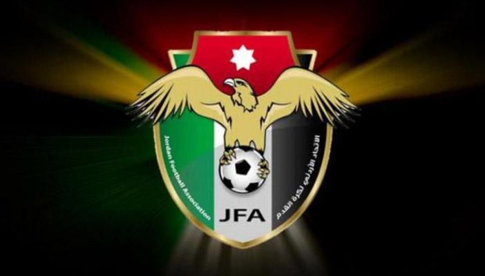 الأردن: الحبس سنتين لمن ينزل أرضية الملعب