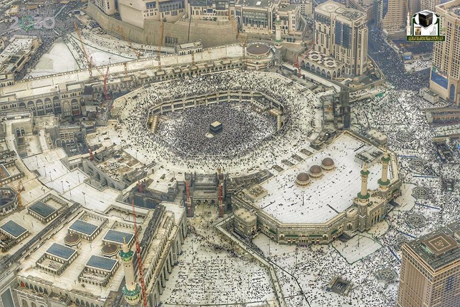 الحجاج ينهون مناسك الحج اليوم