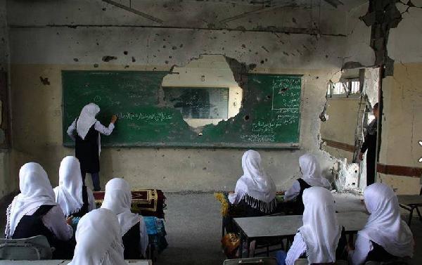 صور|أبرز 10 مشاهد لعودة اطفال غزة لمدارسهم المدمرة