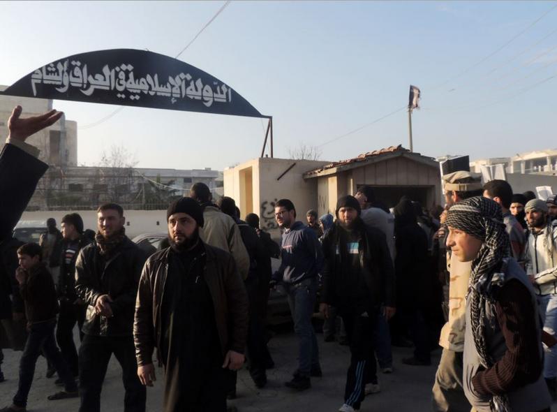 نيويورك تايمز: استمرار تدفق المقاتلين من تركيا على “داعش”