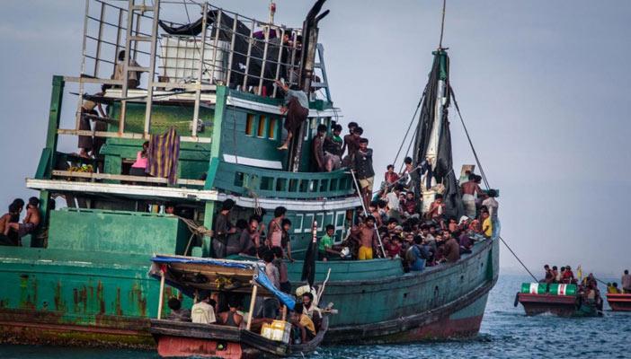 توقيف سفينة على متنها 260 لاجئًا قبالة سواحل تركيا متجهة إلى إيطاليا