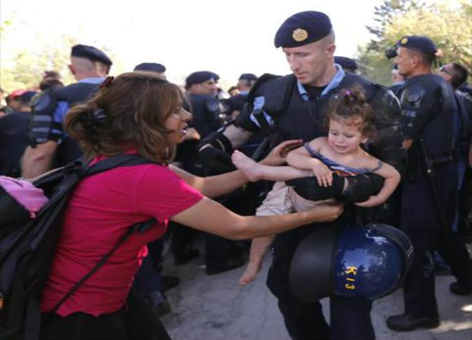 “التعاون الإسلامي” تنتقد تعامل المجر مع لاجئي سوريا