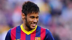 والد نيمار: ابني باقٍ في برشلونة حتى انتهاء عقده.. والتجديد مؤجّل