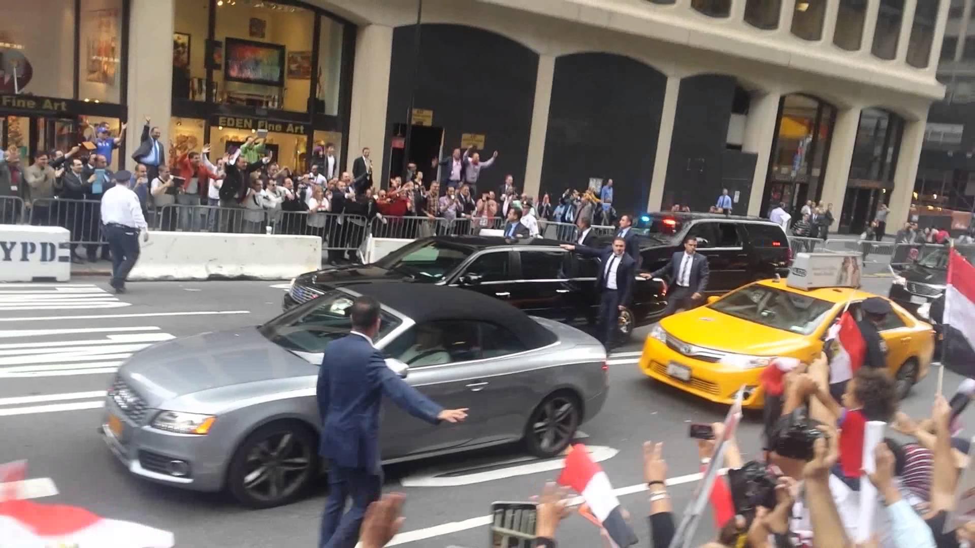 بالفيديو.. حشد طائفي وحملات مدفوعة الأجر لاستقبال السيسي في أميركا