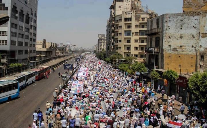 “سياحة الثورات والمظاهرات”..أبرز صيحات إنقاذ القطاع!