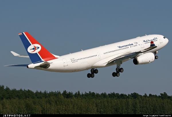 مسؤول يمني: مطار صنعاء آمن لتسيير الرحلات