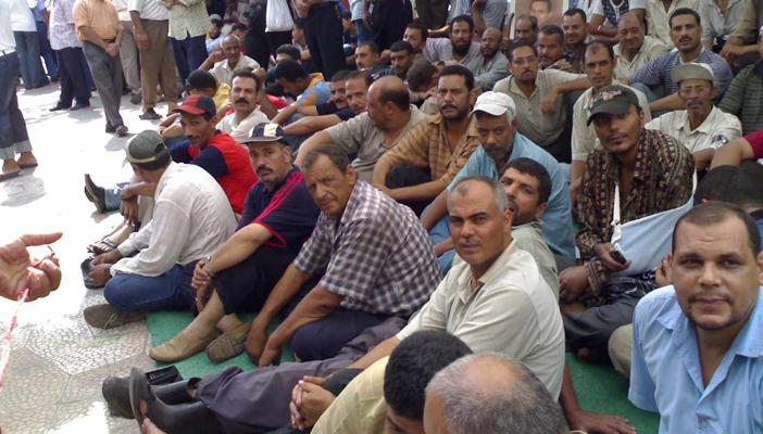 عمال شركة “ريجينا للمكرونة” يبدؤون إضرابا عاما