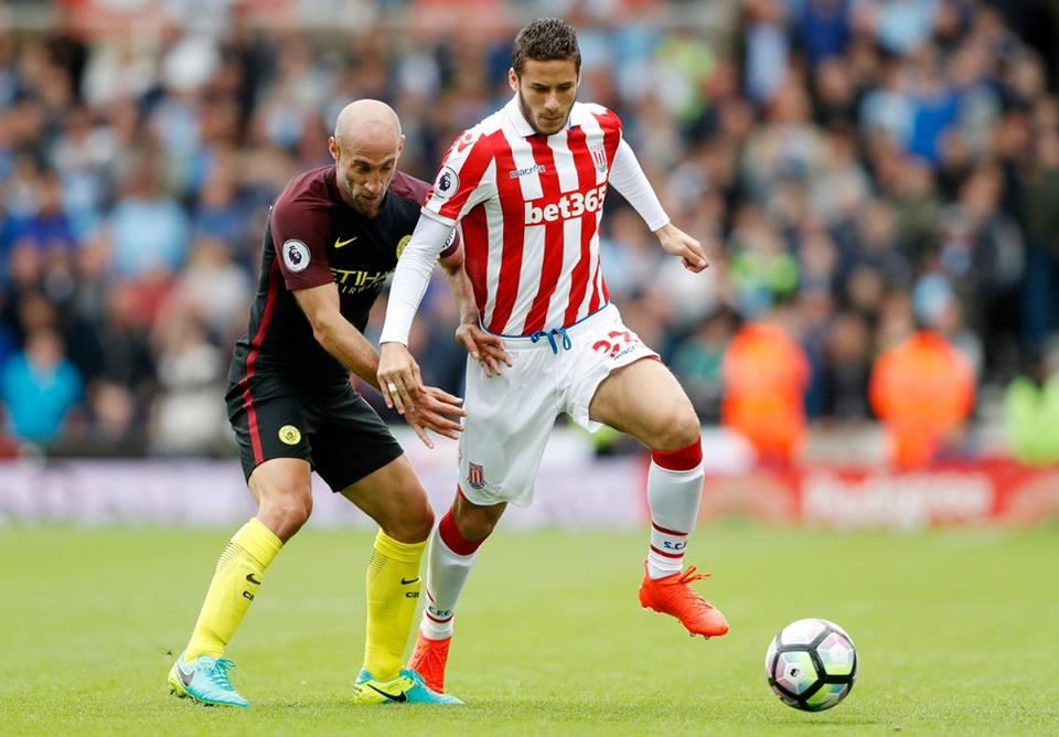 “ستوك سيتي” : رمضان بين 5 لاعبين قد تنقذهم مباراة هال سيتي