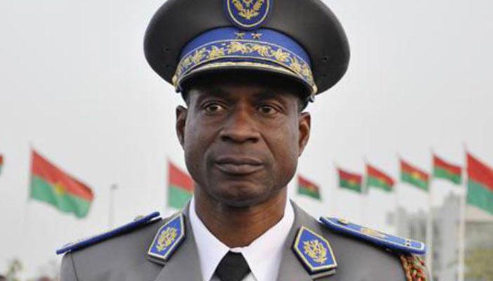 قائد الانقلاب ببوركينا فاسو يتعهد بالإفراج عن رئيس الحكومة