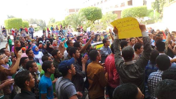 جامعة المنيا تنتفض ضد الانقلاب في مسيرة حاشدة