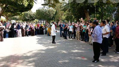 أطباء عين شمس يؤكدون علي استمرار وقفاتهم حتي الافرج عن المعتقلين