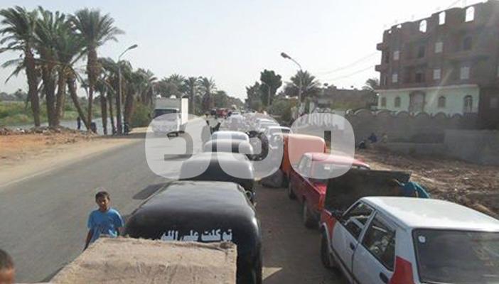 تفاقم أزمة البنزين في أسيوط.. والموطنون: “الحكومة بتعيَّد على الأسايطة