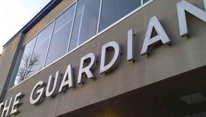 جارديان : أب بريطاني يقاضي المدرسة بسبب سؤال ابنه عن تنظيم الدولة