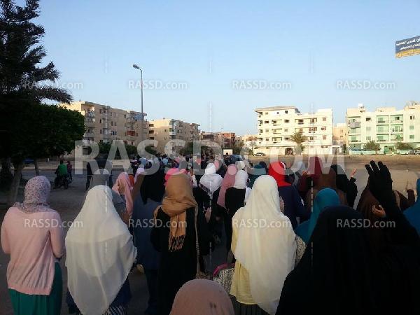 مسيرة حاشدة لـ” نساء ضد الانقلاب” في دمياط