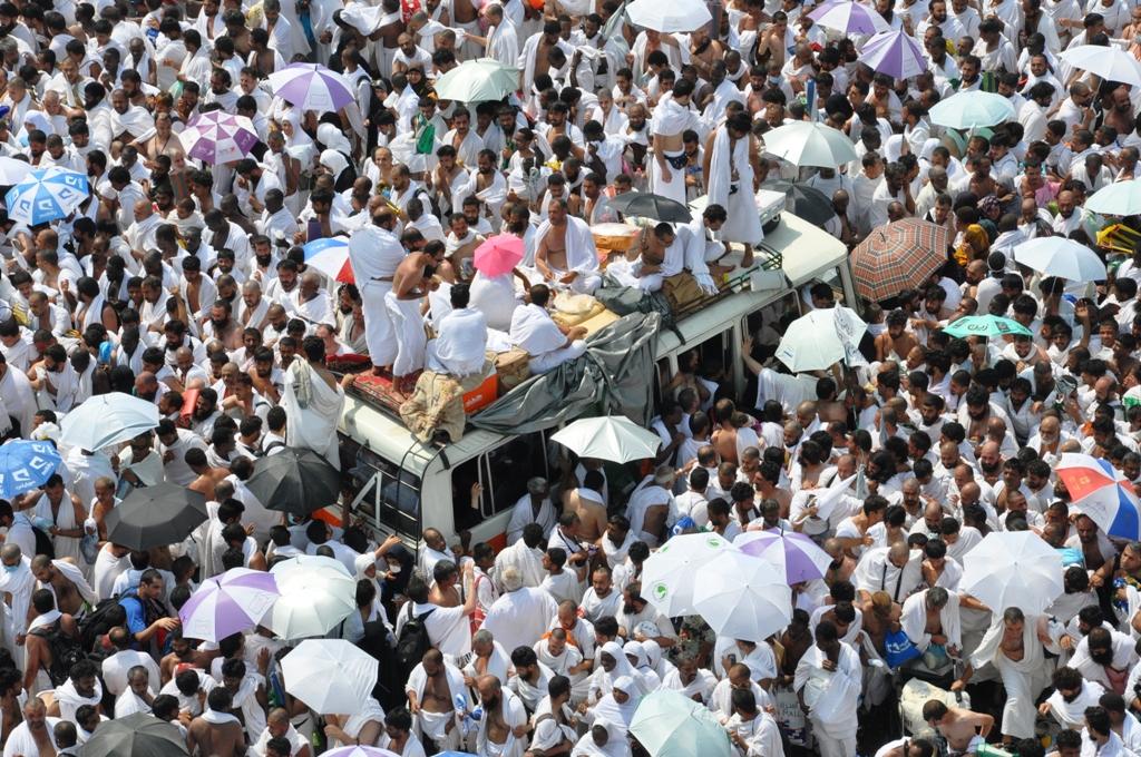 بعد حادث تدافع منى.. إيران تتهم السعودية بسوء إدارة الحج