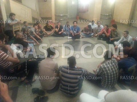 طلاب سياسة واقتصاد يعلنون اعتصام مفتوح ويعلقون الدراسة