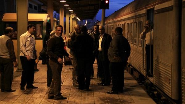 خروج قطار السويس عن القضبان.. ومدير الأمن: عربة واحدة فقط