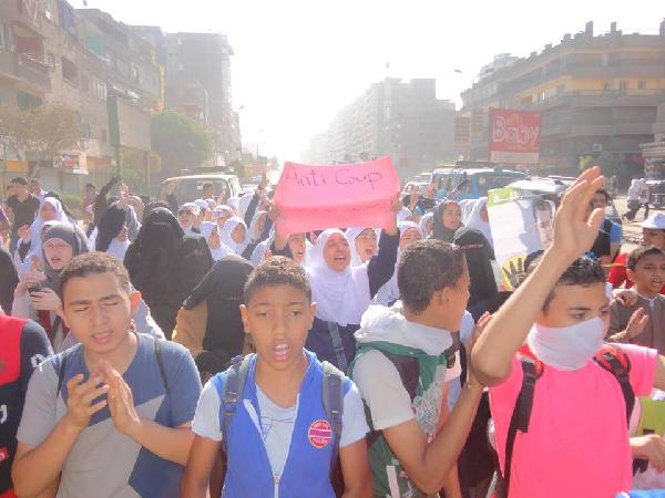 مسيرة لطلبة معهد فؤاد محي الدين بشبرا