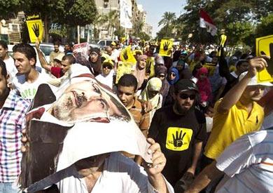 أهالي حدائق حلوان يحتشدون فى مسيرة تنديدا بالانقلاب الدموى