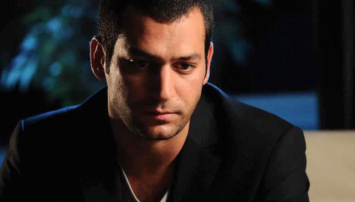 “مراد يلدرم” بطل مسلسل “عاصي” ينجو من الموت في حادث “منى”