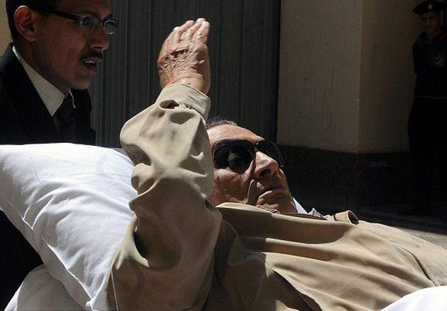 المخلوع يصل أكاديمية الشرطة للحكم عليه في “محاكمة القرن”