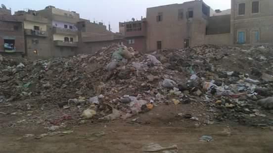 القمامة تغزو شوارع أسيوط في رابع أيام العيد