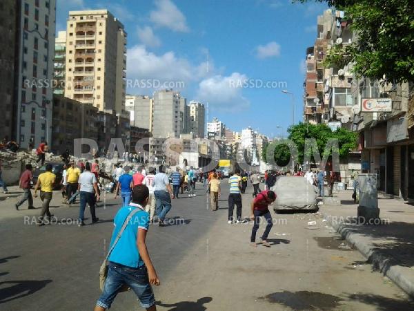 المتظاهرون ينهون مسيراتهم بالإسكندرية بعد الاعتداء عليها