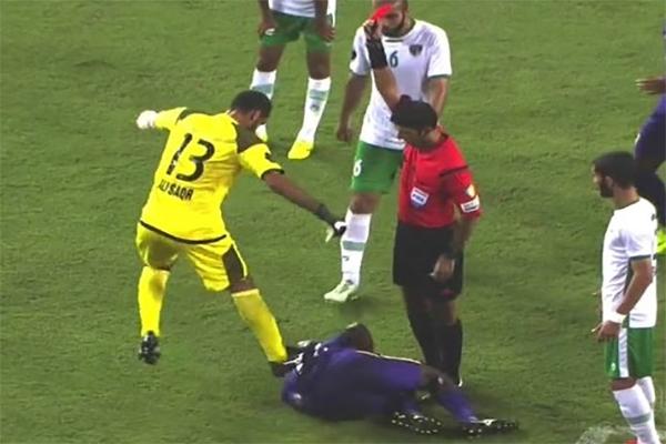 بالفيديو.. أكبر غرامة في تاريخ الإمارات بحق حارس اعتدى على لاعب العين