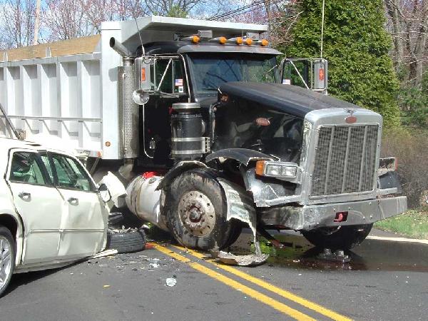 16 حادث تصادم لغلق الجيش طريق بورسعيد الاسماعيلية