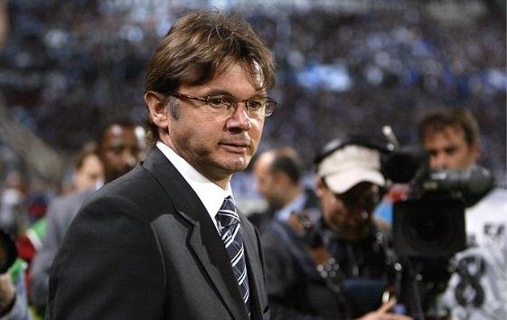 الصفاقسي يقيل مدربه الفرنسي بعد الخروج الأفريقي