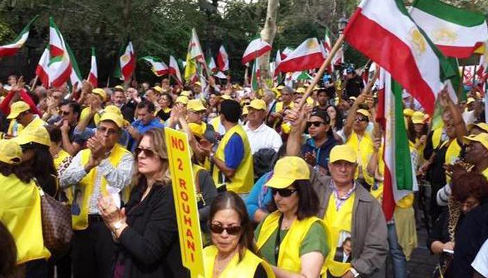 بالصور.. آلاف الإيرانيين يتظاهرون في نيويورك ضد روحاني