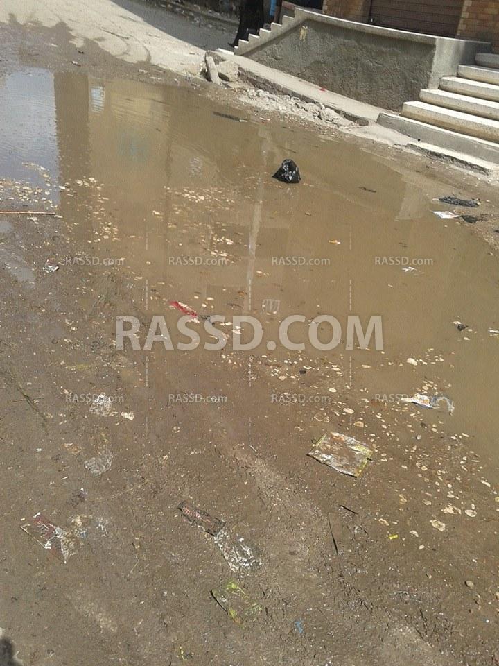 شوارع دمياط تغرق في مياه الصرف الصحي