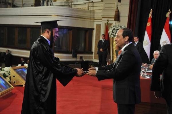 الحاج: “سجادة السيسي” تؤكد سكونه بالخوف وترسخ لفكرة الاستعلاء