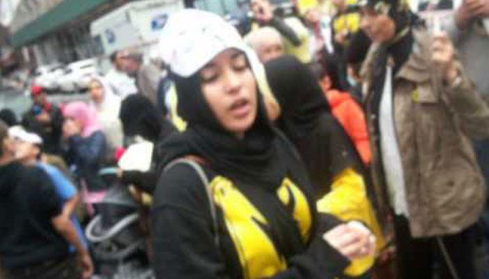 بالفيديو.. بالونات “رابعة” و”مرسي” أمام فندق إقامة السيسي بنيويورك