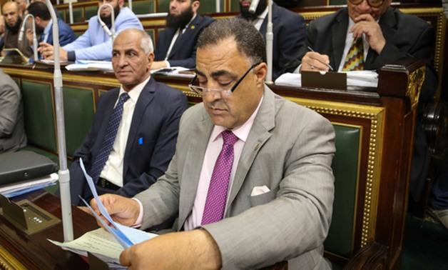 النائب عجينة يُطالب بكشف طبي لإثبات عذرية البنات كشرط للقبول بالجامعات