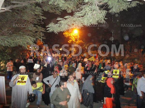 أهل المعادي يواصلون تظاهرتهم ضد الانقلاب