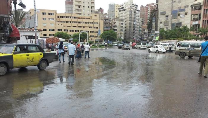 أزمة “الأمطار الغزيرة” تبدأ.. والإسكندرية أكثر المدن تضررا