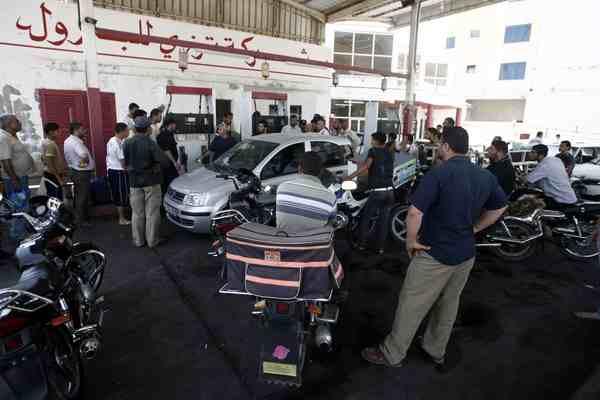 تجدد أزمة الوقود وتزاحم السيارات في الشرقية