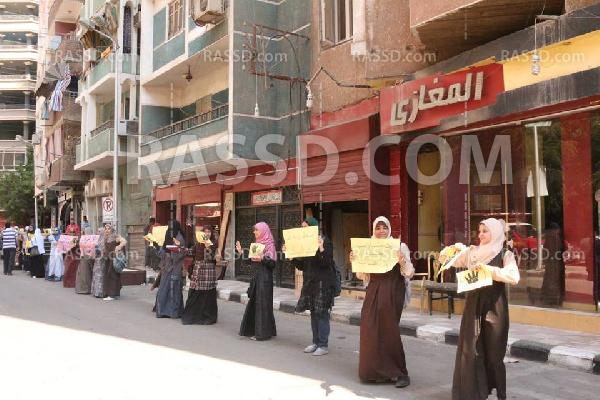 هتافات ضد العسكر في سلاسل نساء أسيوط ضد الانقلاب