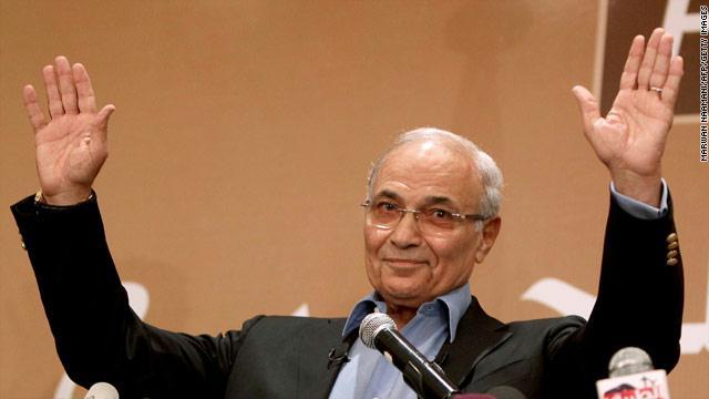 محامي أحمد شفيق يوضح حقيقة ترشح موكله لانتخابات الرئاسة المقبلة