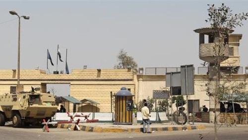 أمن الانقلاب يمنع الصحفيين من دخول مقر المحاكمة بأمناء طرة