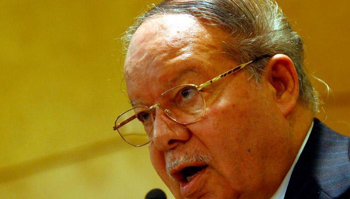 تحت حراسة مشددة.. فتحي سرور يعود للأضواء من جديد