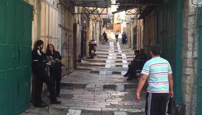 الاحتلال يغلق البلدة القديمة في القدس ويسمح بدخول الرجال فوق الخمسين