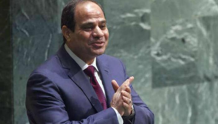 السيسي لـ”الحسيني”: إحنا سلميين.. مغردون: لكن في مصر بنسحق المصريين