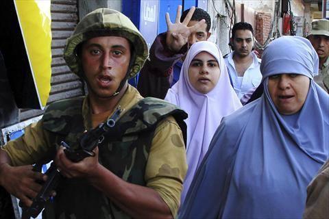 للمرة الثانية بالمنيا ..أمن الانقلاب يعتقل سيدة من منزلها