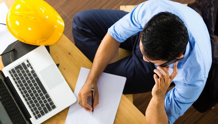 القوى العاملة: متوسط ساعات العمل الأسبوعية للذكور 48 وللإناث 43.2