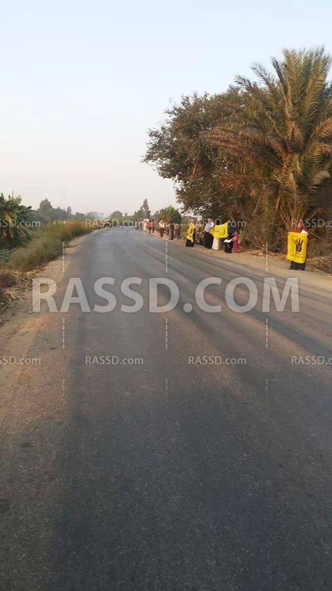 سلسلة بشرية لتحالف دعم الشرعية في “البحيرة”