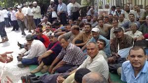 عمال سجاد المحلة يضربون لعدم استجابة حكومة الانقلاب لمطالبهم